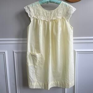 Butter yellow lace detail